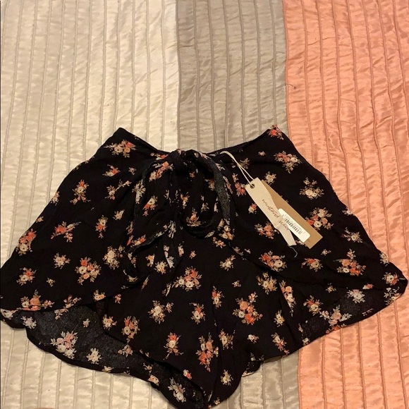 Floral shorts - Picture 1 of 1